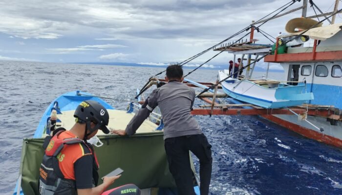 Alami Mati Mesin Saat Melaut, Nelayan Asal Morotai di Temukan Selamat