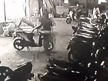 Motor Karyawan Arjuna Club & KTV Digondol Maling, Aksi Terekam CCTV