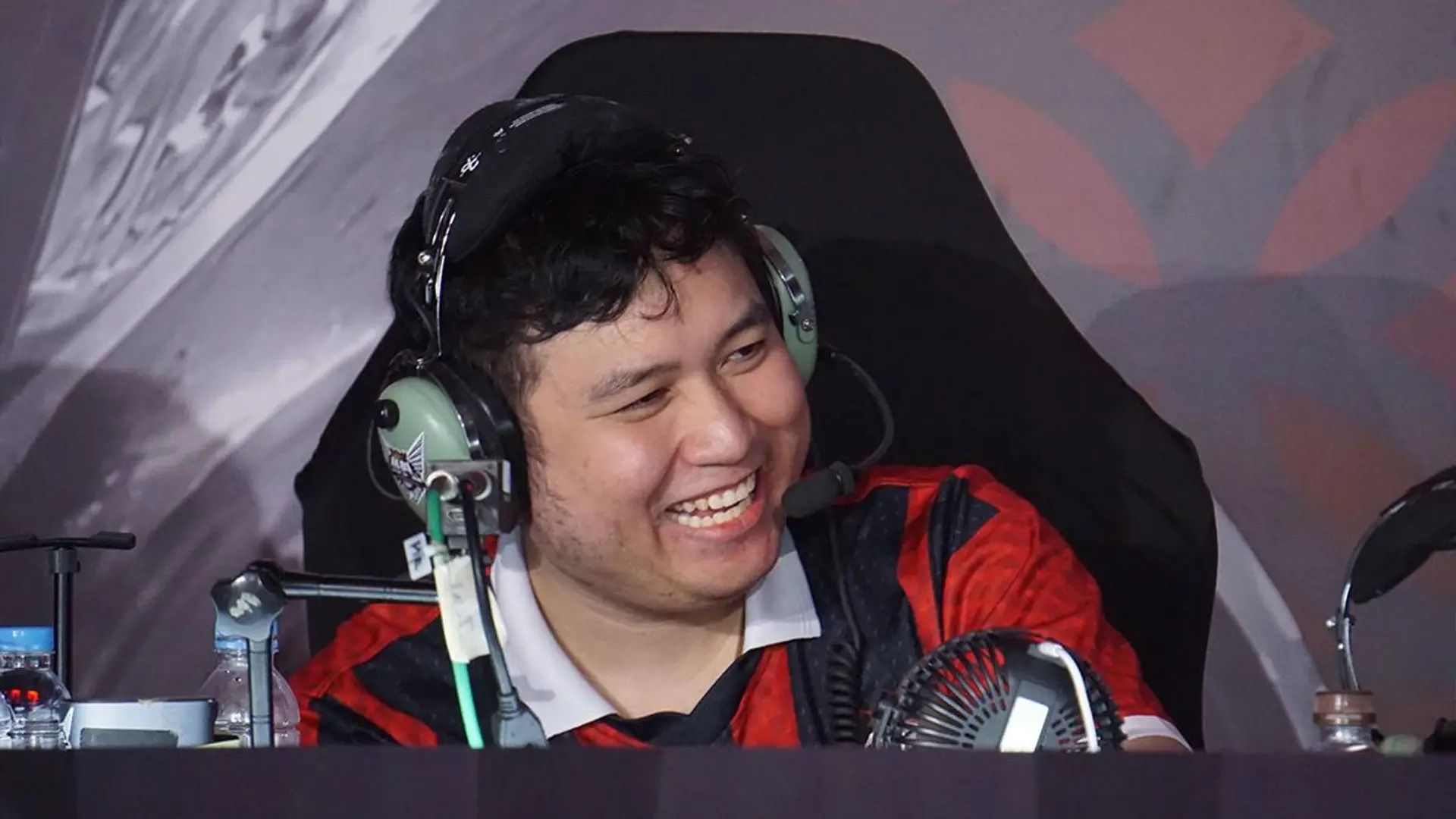 Geek Fam membalikkan prediksi dan sukses amankan kemenangan di game ketiga.