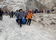 longsor tambang Cirebon, tambang Gunung Kuda longsor, korban longsor Cirebon, evakuasi tambang longsor