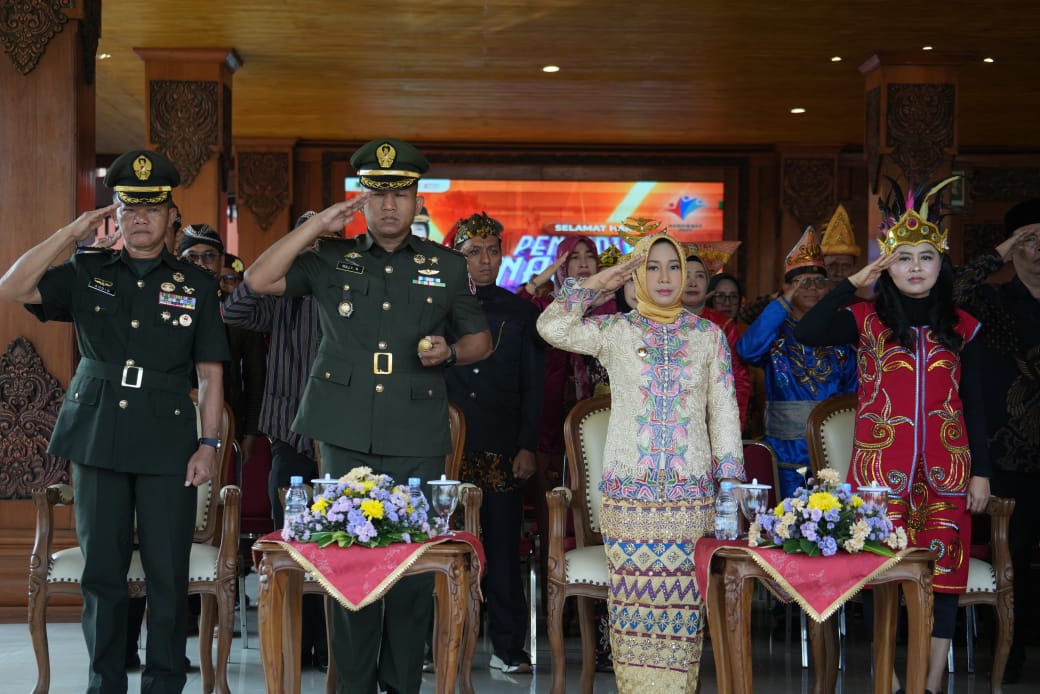 tujuh kebiasaan anak hebat, pendidikan Mojokerto, program Ning Ita di Sekolah, SDM Mojokerto, Hardiknas 2025, kebiasaan positif anak, kota pendidikan