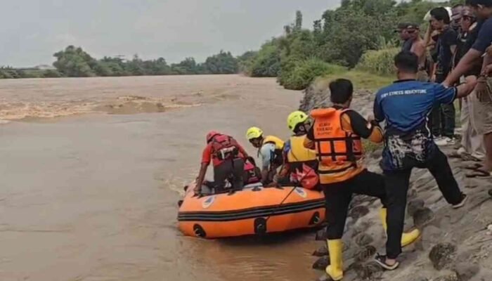 Mayat Pria Ditemukan Mengambang di Sungai Brantas, Diduga Warga Kediri yang Hanyut