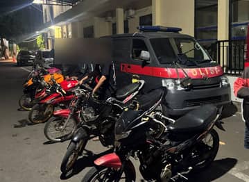 Polisi mengamankan motor dalam razia balap liar di Situbondo