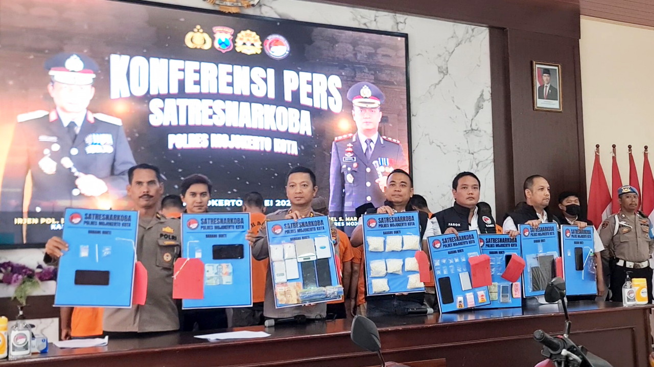 pengedar narkoba, sabu 217 gram, pil koplo 8400 butir, residivis, mojokerto, kriminal narkoba, berita mojokerto