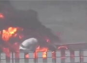 Asap mengepul dari pesawat Yemenia Airways yang terbakar akibat serangan rudal di Bandara Sanaa
