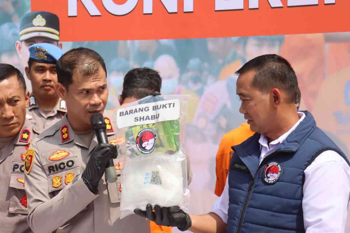 Polres Probolinggo Kota Tangkap Tiga Pria Bawa 1 Kg Sabu Asal Madura