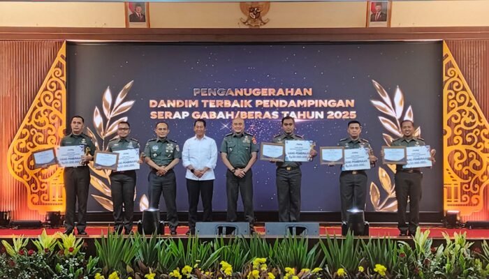 Dandim Jombang Raih Penghargaan Program Serap Gabah Tahun 2025 dari Perum Bulog