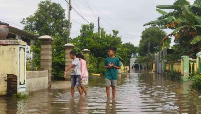 Banjir Rendam Desa Gayaman, Ratusan Rumah Warga dan Sekolah Tergenang