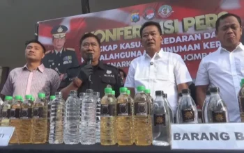 peredaran miras, arak bali, polres jombang, penggerebekan miras, narkoba jombang, miras ilegal, arak putih