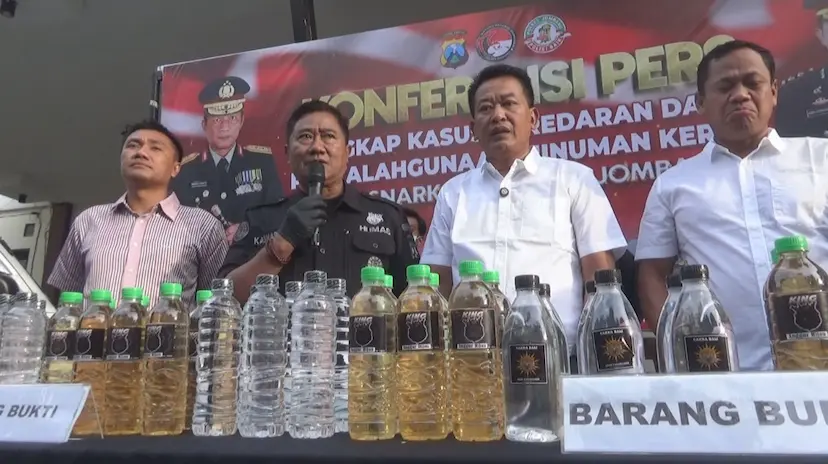 peredaran miras, arak bali, polres jombang, penggerebekan miras, narkoba jombang, miras ilegal, arak putih