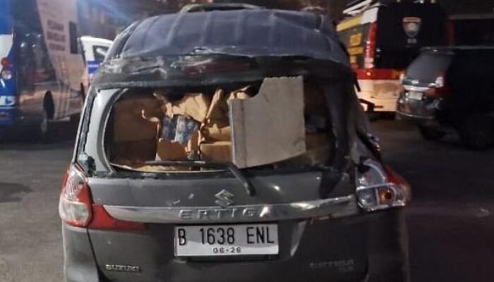 Aksi Kejar-kejaran di Bangkalan, Mobil Rokok Ilegal Hantam Rumah Warga