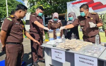 Pemusnahan sabu dan pil koplo oleh Kejari Kota Mojokerto