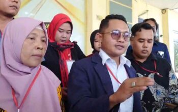 Temukan Luka Mencurigakan, Keluarga Minta Makam Mukhamat Alfan Dibongkar