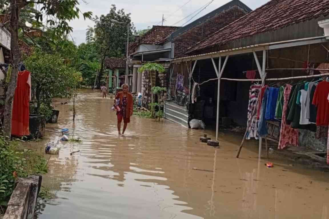 Kondisi banjir di Desa Pulorejo, Kecamatan Dawarblandong [foto: BPBD Kabupaten Mojokerto]