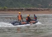 ombak pacitan, pantai pancer dorr, korban tenggelam pacitan, bpbd pacitan, sar pacitan, bocah tenggelam pacitan, wisata pacitan, ombak besar pacitan