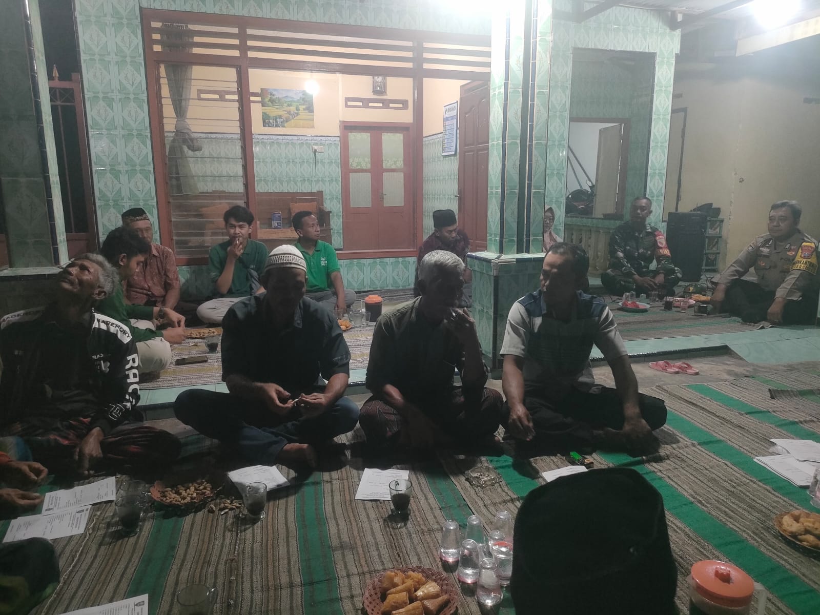 Sosialisasi Program OPLAH 2025 dan tanam jagung bersama Bhabinkamtibmas dan DPRD Jombang di Kedungsambi