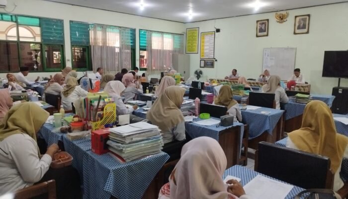 SMPN 8 Mojokerto Luncurkan Inovasi “Kali Kampus” untuk Tingkatkan Literasi Sekolah