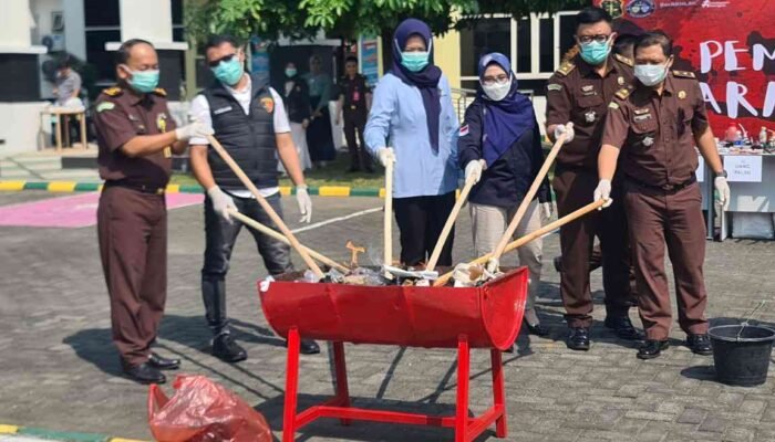 824 Ribu Pil Koplo – Sabu 2,1 Kg Dimusnahkan Kejari Kota Mojokerto