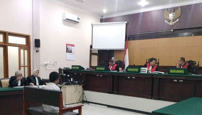 Jual Istri untuk Layanan Threesome, Pria Asal Gresik Dituntut 7 Tahun Penjara