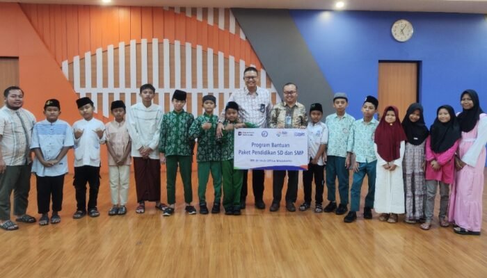 Peringati HUT RI ke 80 BRI Cabang Mojokerto Berikan Paket Bantuan Pendidikan