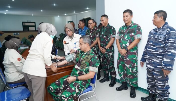 Korem 152/Baabullah Gelar Donor Darah dan Baksos, Sambut HUT ke-80 TNI