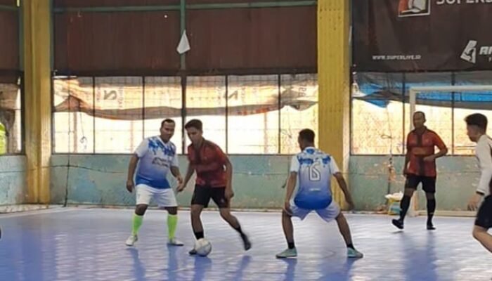 PWI Mojokerto dan Polres Kabupaten Mojokerto Perkuat Sinergi Lewat Laga Futsal Persahabatan