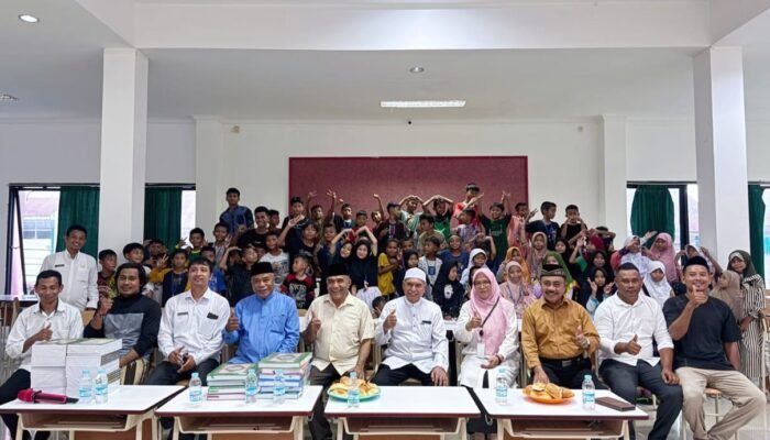 Baznas Kota Ternate Salurkan Bantuan Iqra, Alquran, dan Karpet untuk Sekolah Rakyat Dasar 8
