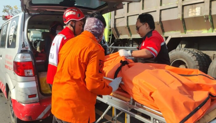 Dua Pria Asal Tuban Tewas Terjepit Kabin Truk di Surabaya, Evakuasi Butuh Dua Jam