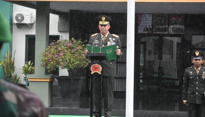 Upacara Hari Pahlawan di Korem 152/Baabullah Tetap Khidmat Meski Diguyur Hujan