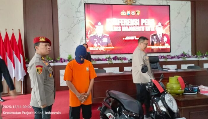 Menyamar Pakai Daster, Residivis di Mojokerto Gasak Motor Warga saat Dini Hari