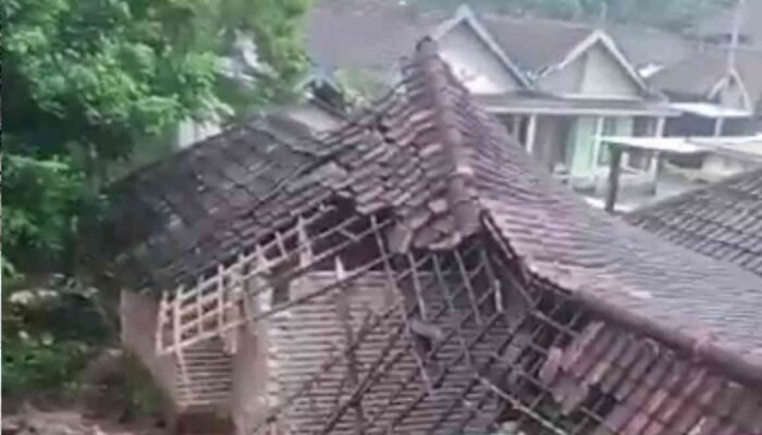 Longsor di Trawas Mojokerto Hancurkan Rumah Warga, BPBD Pastikan Nihil Korban Jiwa