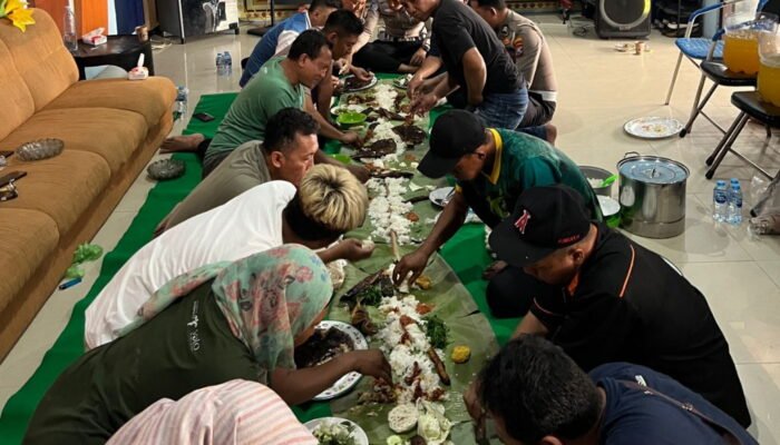 Ikan Bakar Jadi Perekat Silaturahmi Kasatlantas Mojokerto Kota dan PWI Mojokerto Raya