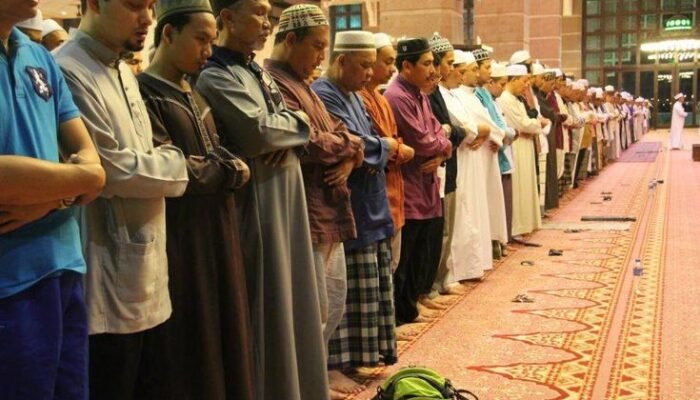 Fadhillah Sholat Tarawih Malam ke-3: Janji Ampunan atas Dosa-Dosa Terdahulu