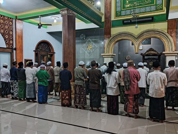 Foto sholat berjamaah (foto:ist)
