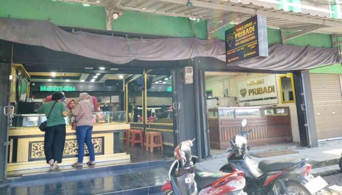 Lonjakan Harga Emas di Tengah Ketidakpastian Ekonomi Global