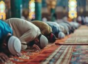 Keutamaan Sholat Tarawih Malam ke-12: Wajah Bercahaya di Hari Kiamat