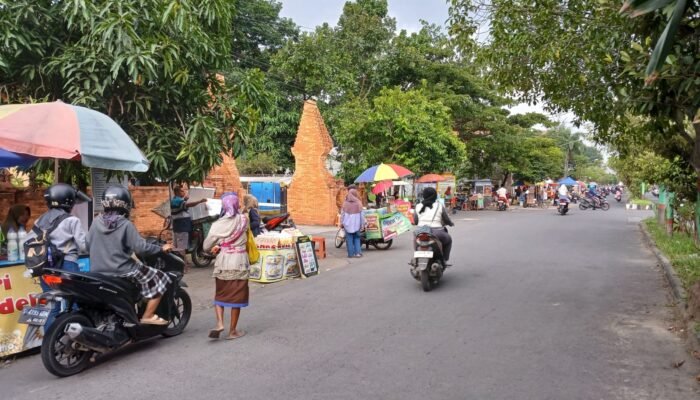 PKL di Citra Surodinawan Estate Ramai Pemburu Takjil Selama Ramadan 