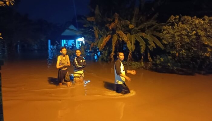 Hujan Deras Picu Sungai Tambakrejo Meluap, 125 Rumah di Mojokerto Terendam Banjir