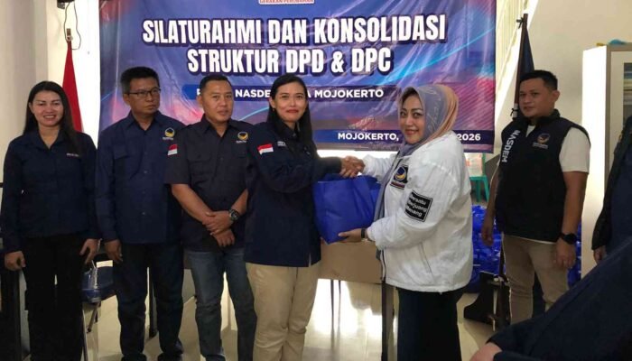 Perkuat Silaturahmi Ramadan, DPD NasDem Kota Mojokerto Bagikan Paket Sembako untuk Struktur Partai