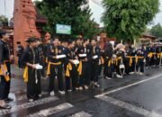 Ratusan Anggota PSHW Tunas Muda Mojokerto Pentaskan Reog Ponorogo dan Bagikan Takjil di Bulan Ramadhan