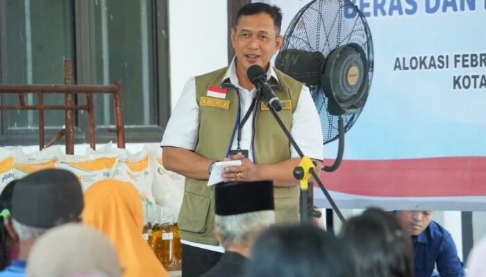 Pantau Bantuan Pangan, Dirut BULOG Pastikan Distribusi di Mojokerto Tuntas 100 Persen