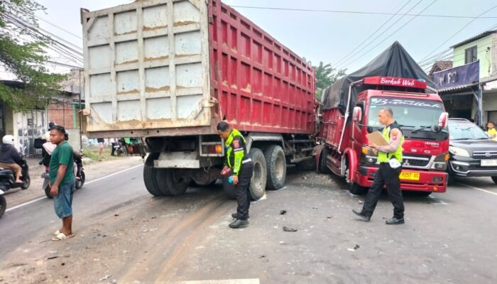 Kecelakaan Beruntun di Bangsal Mojokerto, Empat Kendaraan Terlibat