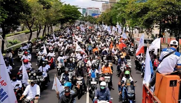 Ratusan Buruh Kepung Kantor Gubernur Jatim, Tuntut Penghapusan Sistem Outsourcing