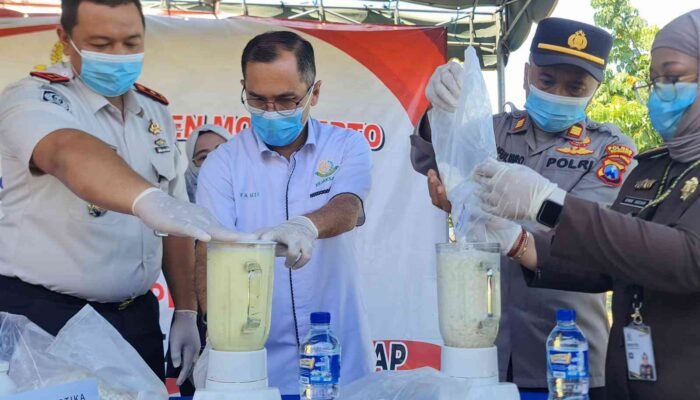 Kejari Mojokerto Musnahkan Barang Bukti Narkoba hingga Uang Palsu Senilai Rp384 Juta