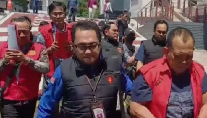 Tiga Pejabat ESDM Jatim Jadi Tersangka Pungli Perizinan, Kejati Sita Rp2,3 Miliar