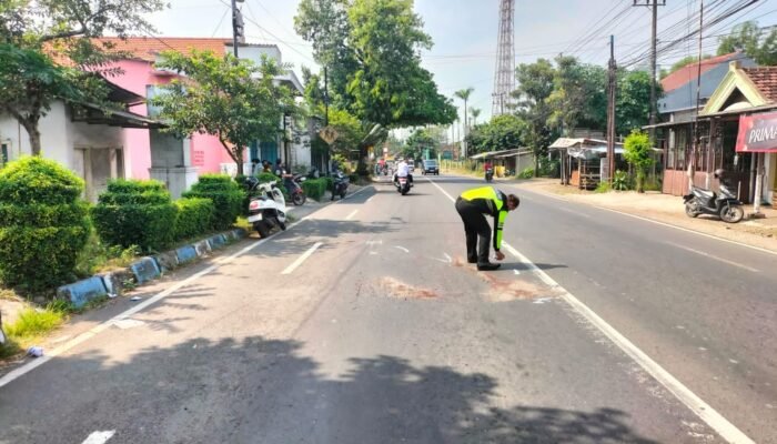 Pelajar Asal Surabaya Tewas Kecelakaan dengan Truk di Mojosari Mojokerto, Diduga Mengantuk Saat Berkendara