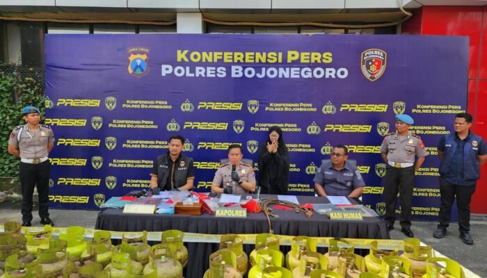 Polres Bojonegoro Bongkar Praktik Oplosan LPG Subsidi 3 Kg ke Tabung 50 Kg