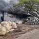 Pabrik Pengolahan Ban Bekas di Kota Mojokerto Terbakar, Delapan Unit Damkar Dikerahkan