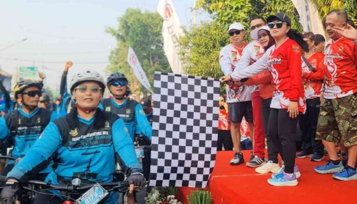 Reses Dikemas Lewat Gowes, Ribuan Pesepeda Ramaikan Fun Adventure Bike HUT ke-108 Kota Mojokerto