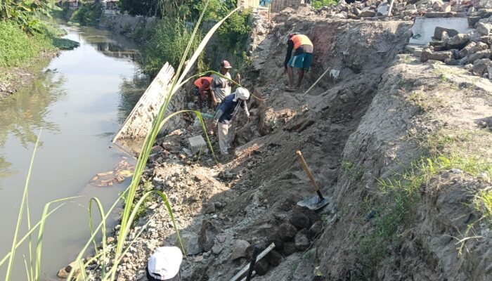 Warga Ngaglik Apresiasi Respons Cepat Pemkot Mojokerto Tangani Tanggul Jebol Kali Sadar